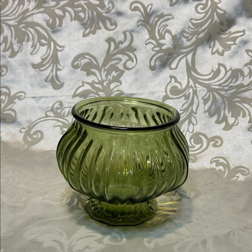 Vintage E.O. Brody Co G-104 Avocado Ribbed Glass Decorative Bowl